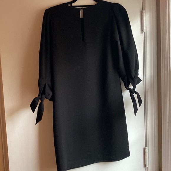 Women’s black H&M dress - Picture 3 of 6